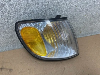 2001 to 2003 Toyota Sienna Turn Signal Right Passenger RH Lamp OEM S3844 DW - Image 1 of 4