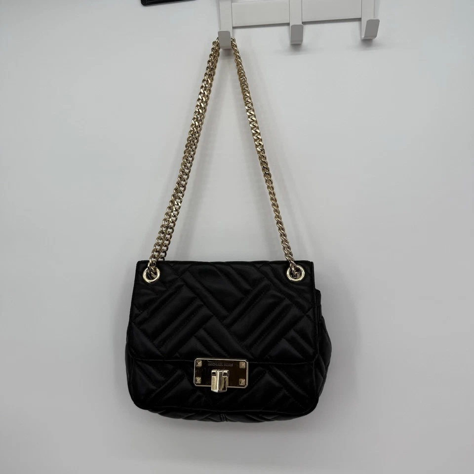 Bolso de Hombro Michael Kors Peyton Mediano Negro Acolchado Diseñador Dorado Foto 1 de 4