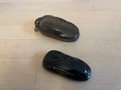 Tesla Model 3/Y Key Fob Keyless Genuine OEM Authentic 2AEIM-1133148 - Image 1 of 4
