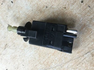 Interruptor de contacto de luz de freno mercedes-benz r129 0005458609 - Imagen 1 de 2