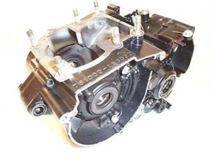 9/78 SUZUKI TS100 100 ENGINE CASES CRANKCASE e: 133022 NICE - Bild 1 von 5