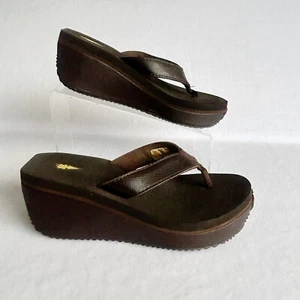 Vintage 90s Y2K Volatile Wedge Sandals Women 8 Brown Flip Flops Casual Shoes - Picture 1 of 7