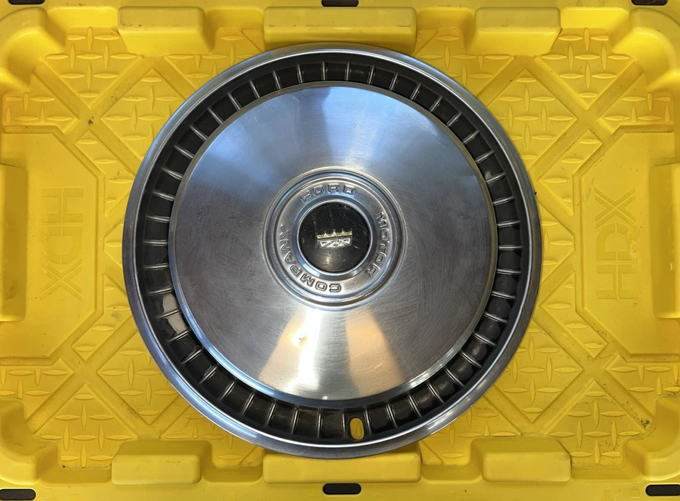 1972 LTD Wheel Cover Hub Cap 46 Depressions Fits 71-77 FORD F100 PICKUP 413989 - Image 1 of 4