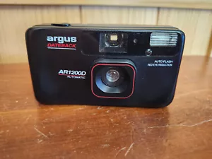 Argus AR1200D Compact Film Camera 35mm Point & Shoot DateBack Black Tested - Foto 1 di 4