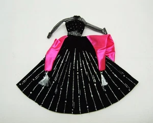 Vintage 1998 Happy Holidays Barbie Black & Silver Dress with Pink Cape oNLY - Bild 1 von 3
