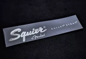 Squier Bullet Strat By Fender Waterslide Headstock decalcomania argento massiccio NUOVO - Foto 1 di 1