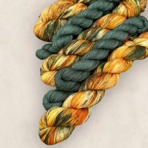 4 Ply Yarn Merino Wool Nylon 100g / 50g + 20g Skeins Whispering Leaves Hand Dyed - Picture 1 of 9