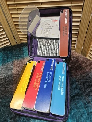 Pantone Formula Guide w CD: Solid Coated, Uncoated/Matte, Euro, Solid-Process - Image 1 of 4