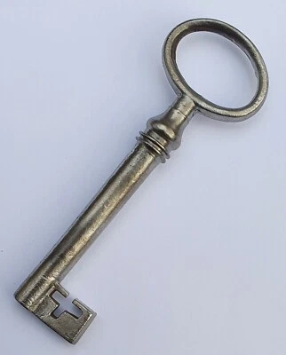 Llave antigua del siglo XIX, arco de alambre, bandera en forma de cruz, eje hueco 3 21/32" Foto 1 de 4