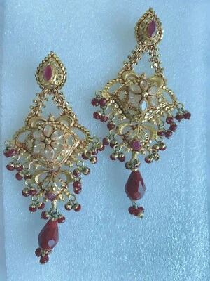 Conjunto de pendientes Jhumki indios chapados en oro de 24k circonita cúbica rojos grandes boda Bollywood Foto 1 de 2