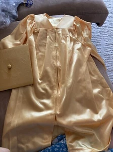 Kindergrad Pre-k Graduation Cap Gown Kids 30” Yellow Gold Only Worn Once - Picture 1 of 2