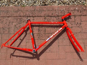 Mt Shasta Tempest Bike Frame and Forks, great colour, decent condition - Picture 1 of 13