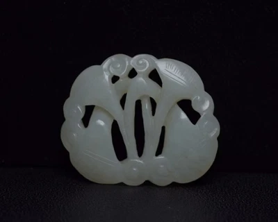 认证天然海天玉手工雕刻精美鲁伊雕像吊坠 11161 — 第 1/4 张图片