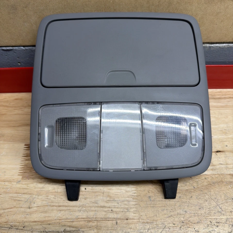2007-2010 Hyundai Elantra Front Overhead Console Dome Light Lamp 92800-2H000 - Image 1 of 4