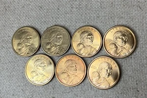 Lote De Siete Dólares Sacagawea 2000 D (Denver) Circulados Moneda De Estados Unidos Dólares - Imagen 1 de 4