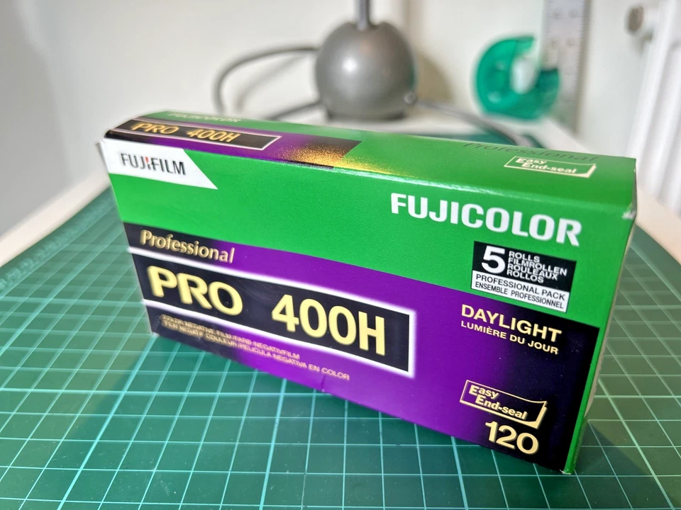 1 x Box of Fuji Pro 400H. Contains 5 x 120 films  - Frozen from new. - Image 1 of 4