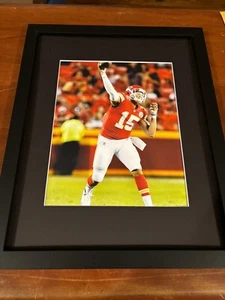 Beautifully Framed And Matted Kansas City Chiefs Patrick Mahomes 8 X 10 Photo - Picture 1 of 2