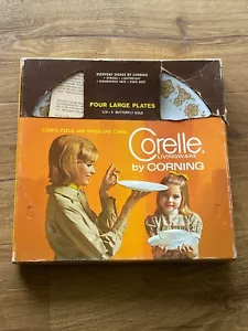 Corelle by Corning Livingware quattro grandi piatti farfalla oro nuovo vecchio magazzino - Foto 1 di 6