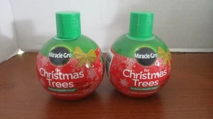 Lote de 2~MIRACLE GRO para ÁRBOLES DE NAVIDAD~8 oz~Reduce la caída de la aguja~NUEVO - Imagen 1 de 4