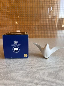Bing & Grondahl Copenhagen Porcelain kleiner Spatz standfest auf Messingpodest - Bild 1 von 8
