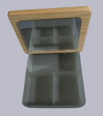 Organizador de belleza de 3 compartimentos con tapa de espejo de madera extraíble 6,5 x 5,5 x 2" gris Foto 1 de 4