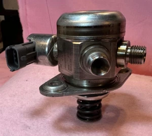 Bosch OEM High-Pressure Fuel Pump LR081595 - 2010-2022 Land Rover, Sport, ... - Picture 1 of 11