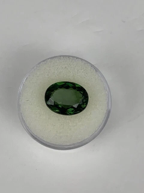 Gema Apatita Verde 7.30 ct Corte Ovalado 13.10 x 10.30mm Brasil m532 Foto 1 de 1