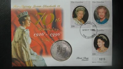 fdc SM Reina 70 cumpleaños 9 de mayo de 1996, Banjul Gambia con 10 coronas Dalasis Foto 1 de 4