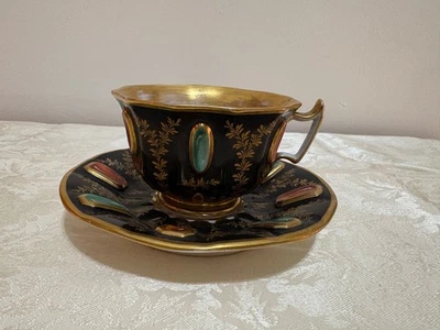 Taza y platillo cabujón con joyas de porcelana Jacob Petit Paris circa 1740 #1 Foto 1 de 4