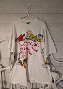 Camisa De Colección Disney Blancanieves y los Siete Enanitos AOP Estampado Completo RARA  - Imagen 1 de 9
