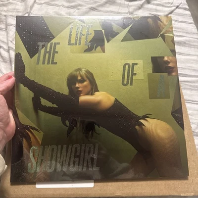 Life of a Showgirl The Shiny Bug Edition Wintergreen Onyx Marbled Vinyl Foto 1 de 2