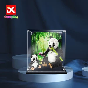 Display King - Vitrina con tornillo para Lego Wild Animals: Panda Family 31165 - Imagen 1 de 11