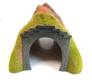 Busch Noch ?  - Tunnel Berg gerade  - H0 - Gebäude Häuser Haus ---- CK 653 - Bild 1 von 10