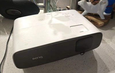 BenQ HT3550 HDR 4K 3D UHD DLP Home Theater Projector -READ- - Image 1 of 3