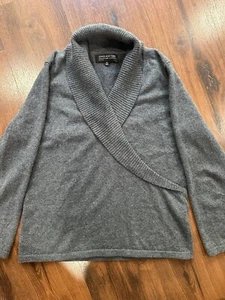 Jones New York Collection 100% Cashmere Petite Size L Gray Ruffle V Neck Sweater - Picture 1 of 7