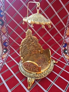 Thakur Ji Singhasan for Laduu Gopal Kanha Ji Ganesh Ji God Idol - Picture 1 of 3