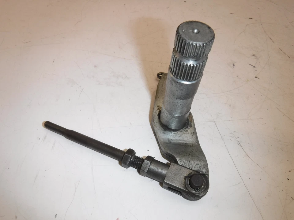 Yamaha XS850S 1980 JUEGO TRASERO DERECHO FRENO PEDAL PIVOTE EJE MONTAJE Foto 1 de 4