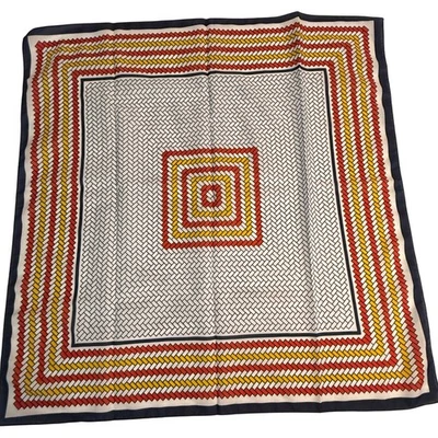 Bufanda Cuadrada Geométrica Italiana 26" • Estampado Trenza Retro Multicolor • Blanco/Azul Marino Foto 1 de 4