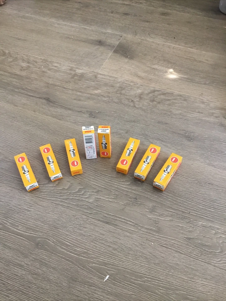 Paquete de 8 bujías NGK Kawasaki Vulcan 1500 NGK 2887 DPR5EA-9 Foto 1 de 4