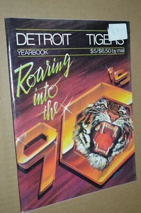 1990 DETROIT TIGERS ANUARIO REVISTA "ROARING INTO THE 90S" 80 PÁGINAS De colección  - Imagen 1 de 3
