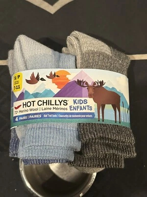 全新带标签 HOT CHILLYS 冬季美利奴 Wooltrail SOCKS 男孩青少年小号 (7-11) 4 包 — 第 1/2 张图片