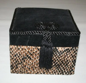 Gift Box Plush Fabric Decorative Gift Box Custom Made - Picture 1 of 6