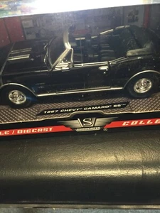 1:24 Motor Max 1967 Chevy Camaro SS Convertible (Black) - Picture 1 of 3