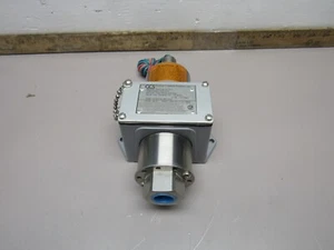 CCS 646GZE11-7011 CUSTOM CONTROLS DRUCKSCHALTER, 20-150PSI 125/250/480VAC - Bild 1 von 3