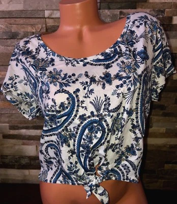 Camisa para mujer H&M corta con corbata delantera blanca y azul algodón cachemir Foto 1 de 3