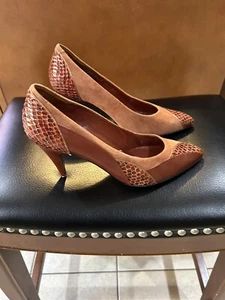 Bally ~ Women's Brown Croc Print Leather with Suede Toe Heels ~ Size 7 1/2 M - Picture 1 of 6