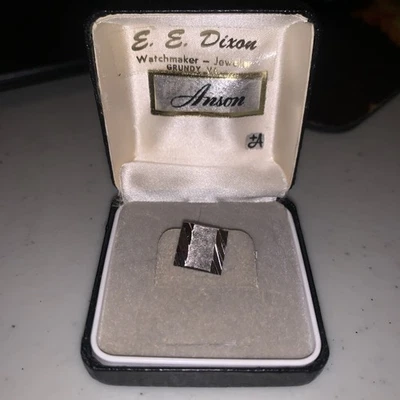 Pin de corbata de plata Anson.  Cuadrado vintage. Con estuche. ¡NUEVO! Foto 1 de 4