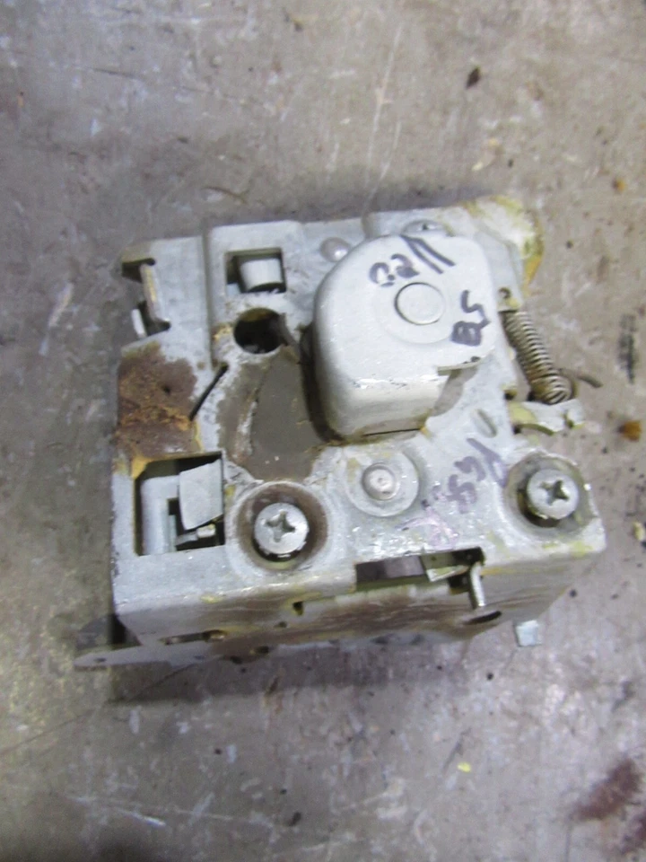 1958 Chevrolet Belair Biscayne Yeoman conjunto de trava de porta de vagão PASSAGEIRO TRASEIRO - Imagem 1 de 2