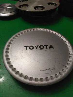 Tapa central para rueda de acero 13x5 42603-02050 Toyota Corolla # 69168 1986-1988 Foto 1 de 2