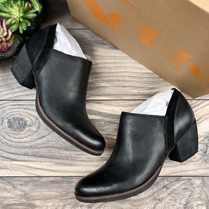 korks raynor bootie